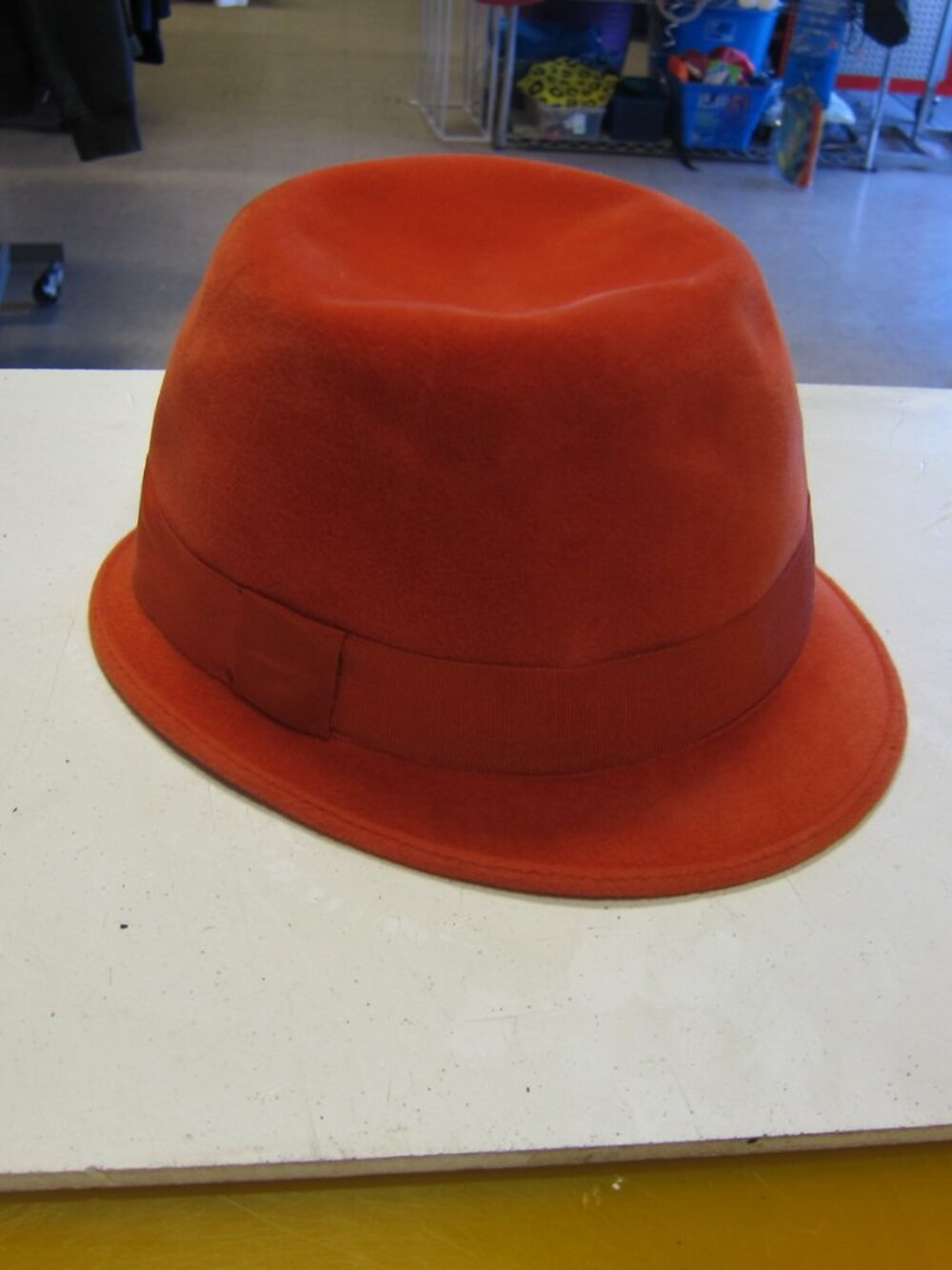 Borsalino Alessandria Size 22 ( 7 ) Orange Velvet/Felt Hat Made in Italy